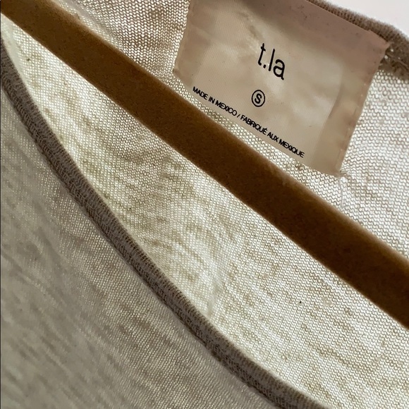 T.la tee flutter sleeve - Picture 3 of 5